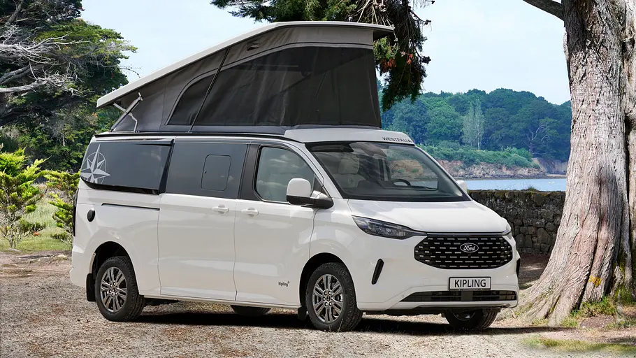 Westfalia Kipling Die Außenaufnahme zeigt den Westfalia Kipling von schräg seitlich.