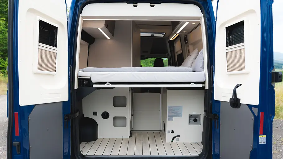 Westfalia Sven Hedin 50 Jahre Edition Die Küchenzeile im Innenraum der Westfalia Sven Hedin 50 Jahre Edition.