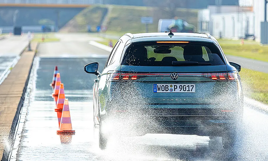 Winterreifen-Test 2024; Bremstest bei Nässe
