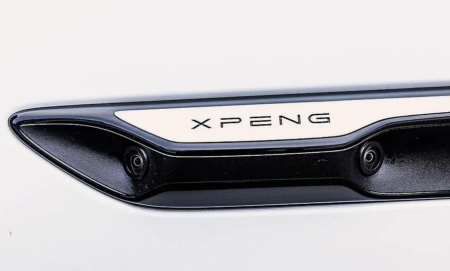 Blick auf die Außenkameras des Xpeng G6.