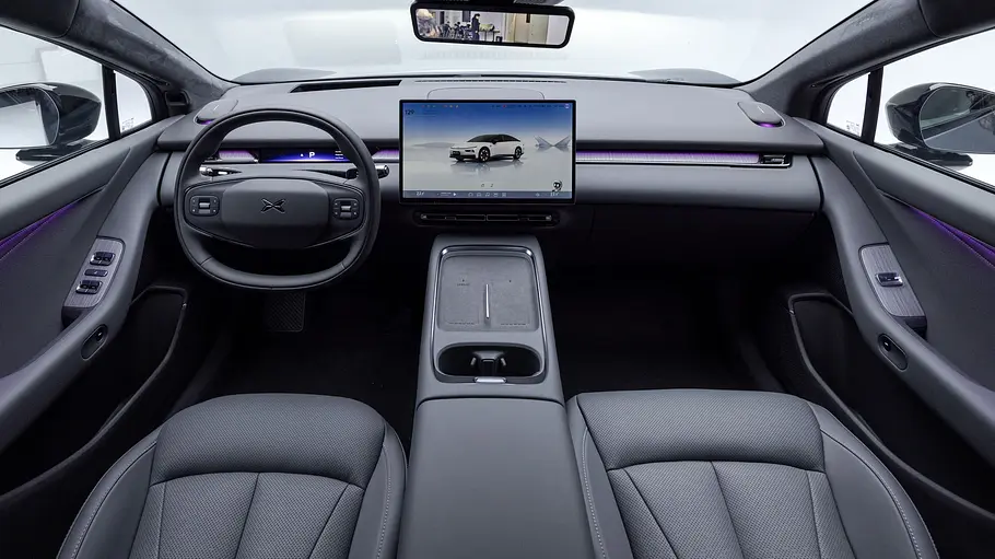 Das Cockpit des Xpeng P7+.