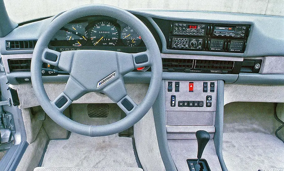Zender 500 SET Das Cockpit des Zender 500 SET.