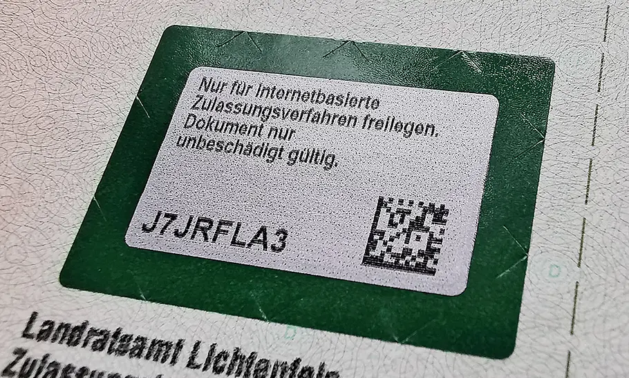 Zulassungsbescheinigung Teil 1 Rubbelfeld in Nahaufnahme
